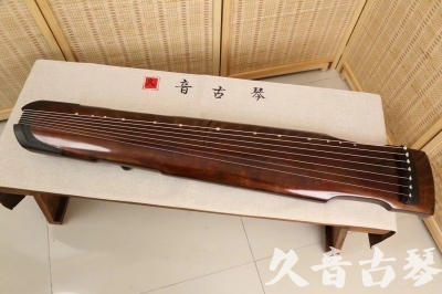 Featured Guqin Today（20240708）- 98CM Little Knee Qin Zhongni Style